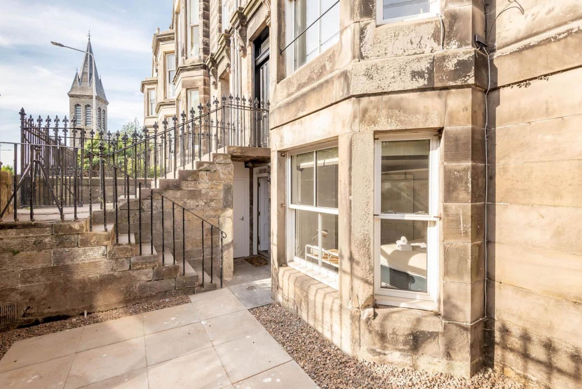 Skye Sands - Strathtyrum Patio Residence Сент-Ендрюс Екстер'єр фото
